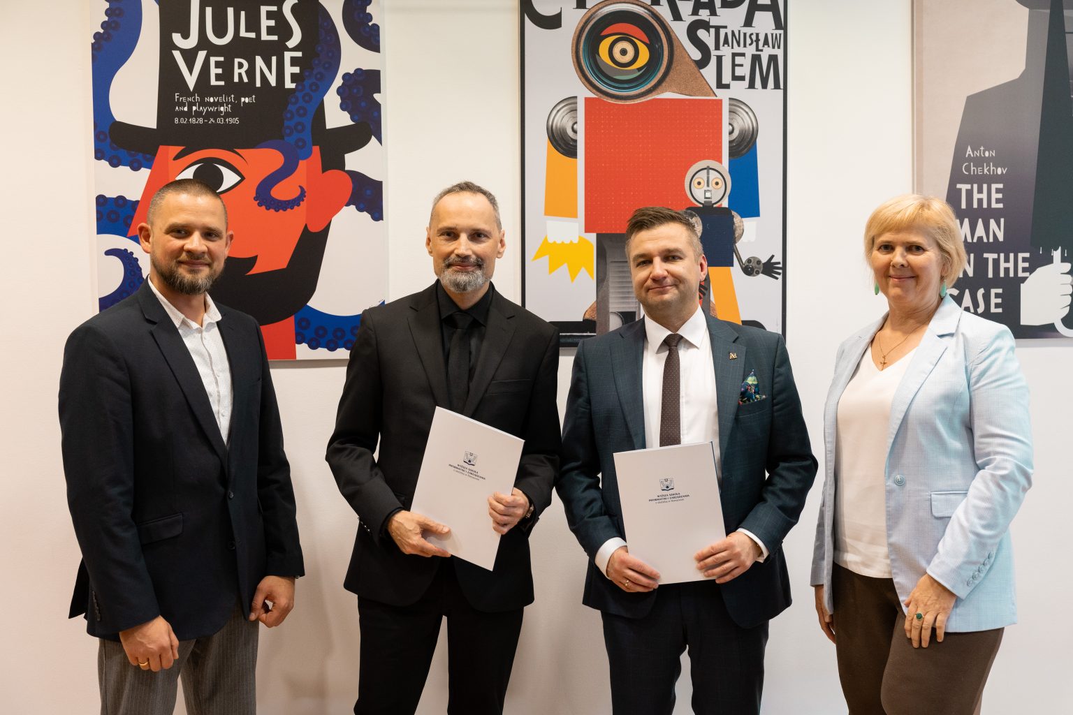 zespół wiso z przedstawicielami wsiiz, źródło: https://wsiz.edu.pl/aktualnosci/csp-wsiiz-i-wiso-group-lacza-sily-w-ksztalceniu-specjalistow-ds-zarzadzania-energia/